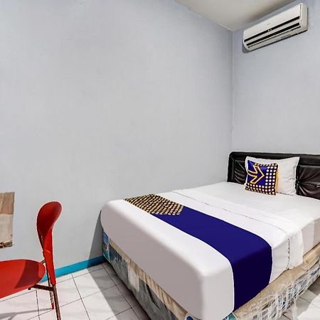 Hotel Spot On 90147 Gosepa Ambengan Plaza Surabaya Esterno foto