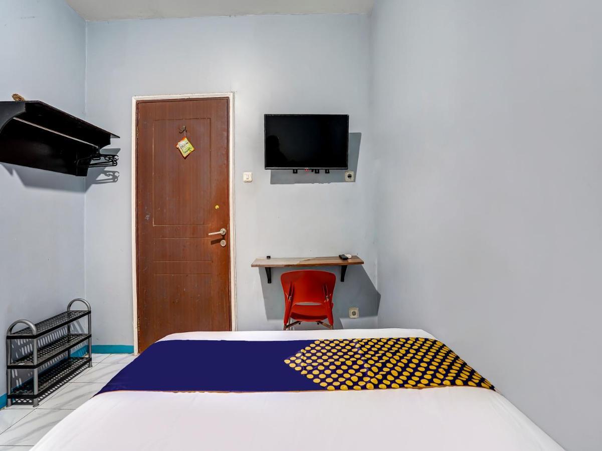 Hotel Spot On 90147 Gosepa Ambengan Plaza Surabaya Esterno foto