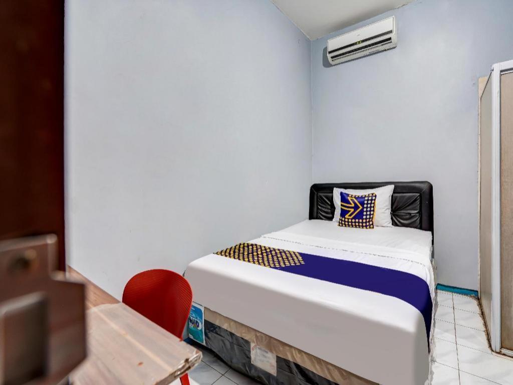 Hotel Spot On 90147 Gosepa Ambengan Plaza Surabaya Esterno foto