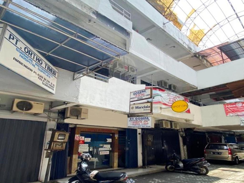 Hotel Spot On 90147 Gosepa Ambengan Plaza Surabaya Esterno foto