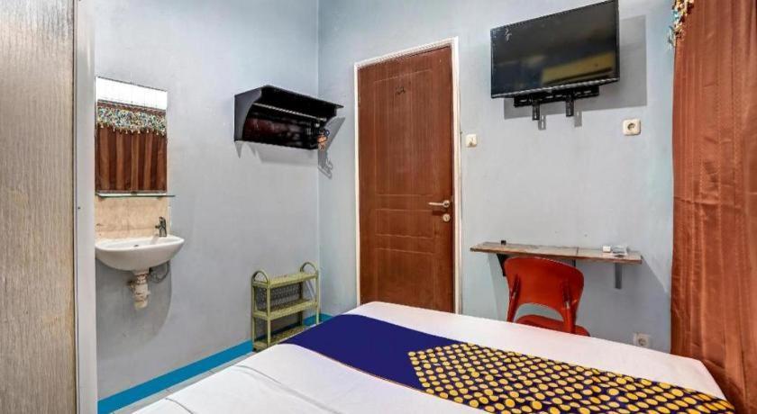 Hotel Spot On 90147 Gosepa Ambengan Plaza Surabaya Esterno foto